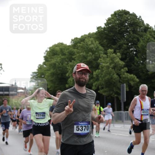 29.06.2025 - hella hamburg halbmarathon Jannik Wohlers http://msf.ph/oto/8140458 29.06.2025 10:43:08 Lombardsbrücke 1023, 1155, 1310, 1400, 1878, 3238, 3390, 4367, 4866, 5214, 5370, 6012, 6096, 6226, 6440, 6931, 6971, 6973, 7197, 7504, 7926, 8135, 8233, 8408, 8504, 9639, 9641, 9831, 10083, 10200, 10202, 10325, 11279, 11969, 12654, 13730, 13748, 14528, 14866, 14890, 15079, 15177, 15187, 15795, 15848, 16358, 16560, 16589, 16901, 16902, 17143, 17210, 18341, 18436, 18497, 19043, 19141 meine-sportfotos.de