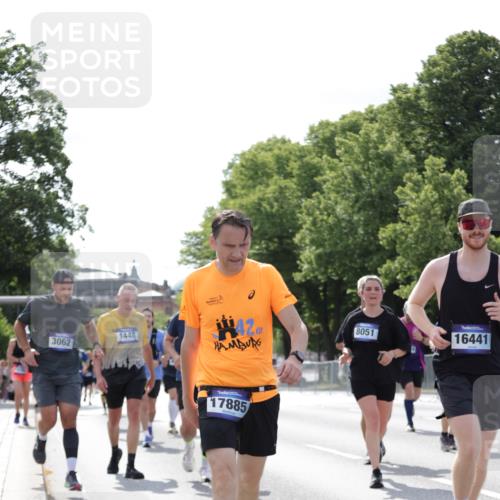29.06.2025 - hella hamburg halbmarathon Jannik Wohlers http://msf.ph/oto/8140473 29.06.2025 10:05:37 Lombardsbrücke 1229, 1448, 1830, 1842, 2540, 3062, 4169, 4542, 6014, 7138, 7741, 8051, 8316, 8909, 13042, 13054, 14369, 14987, 15229, 15766, 15772, 16441, 16687, 17239, 17746, 17885, 18768, 18857 meine-sportfotos.de