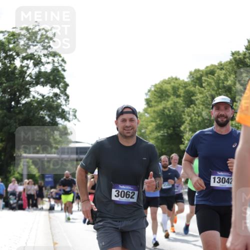 29.06.2025 - hella hamburg halbmarathon Jannik Wohlers http://msf.ph/oto/8140486 29.06.2025 10:05:39 Lombardsbrücke 1448, 1830, 1842, 3062, 4169, 4542, 6014, 7138, 7741, 8051, 8316, 9361, 13042, 13054, 14369, 14987, 15229, 15766, 15772, 16441, 16687, 17239, 17746, 17885, 18768, 18857, 18966 meine-sportfotos.de