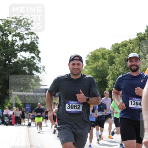 29.06.2025 - hella hamburg halbmarathon Jannik Wohlers http://msf.ph/oto/8140493 29.06.2025 10:05:39 Lombardsbrücke 1448, 1830, 1842, 3062, 4169, 4542, 6014, 7138, 7741, 8051, 8316, 9361, 13042, 13054, 14369, 14987, 15229, 15766, 15772, 16441, 16687, 17239, 17746, 17885, 18768, 18857, 18966 meine-sportfotos.de