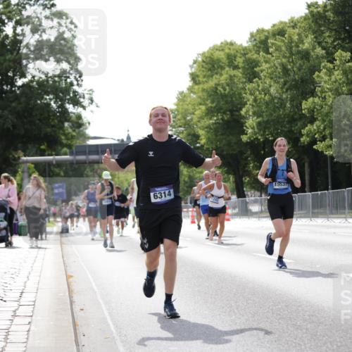 29.06.2025 - hella hamburg halbmarathon Jannik Wohlers http://msf.ph/oto/8140509 29.06.2025 10:05:53 Lombardsbrücke 1245, 1766, 4542, 4666, 4868, 5431, 6314, 7138, 9361, 9560, 10781, 13054, 13481, 13863, 14369, 15113, 15145, 15229, 15462, 15537, 17239, 17746, 18042, 18910, 18913, 18966 meine-sportfotos.de