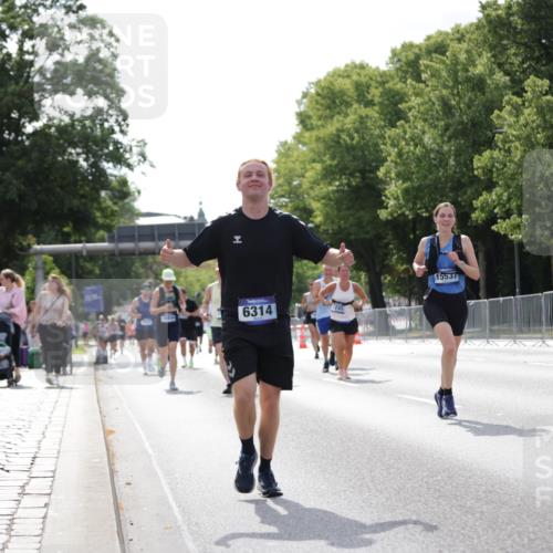 29.06.2025 - hella hamburg halbmarathon Jannik Wohlers http://msf.ph/oto/8140517 29.06.2025 10:05:53 Lombardsbrücke 1245, 1766, 4542, 4666, 4868, 5431, 6314, 7138, 9361, 9560, 10781, 13054, 13481, 13863, 14369, 15113, 15145, 15229, 15462, 15537, 17239, 17746, 18042, 18910, 18913, 18966 meine-sportfotos.de