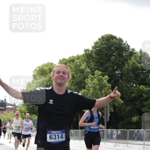 29.06.2025 - hella hamburg halbmarathon Jannik Wohlers http://msf.ph/oto/8140536 29.06.2025 10:05:54 Lombardsbrücke 1245, 1766, 4542, 4666, 4868, 5431, 6314, 7138, 9361, 9560, 10214, 10297, 10781, 13481, 13863, 14369, 15113, 15145, 15229, 15462, 15537, 15858, 17239, 17746, 18042, 18575, 18910, 18913, 18966 meine-sportfotos.de