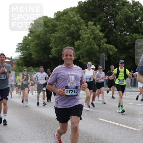 29.06.2025 - hella hamburg halbmarathon Jannik Wohlers http://msf.ph/oto/8140538 29.06.2025 10:43:11 Lombardsbrücke 1023, 1310, 1400, 3390, 4367, 4866, 5192, 5201, 5214, 5370, 6012, 6096, 6226, 6440, 6931, 6971, 6973, 7197, 7205, 7206, 7504, 7926, 8000, 8135, 8233, 8408, 8504, 9639, 9641, 9831, 10083, 10097, 10200, 10202, 10220, 10325, 10799, 11279, 12654, 13705, 13730, 13748, 14528, 14866, 14890, 15079, 15177, 15187, 15795, 15848, 16358, 16560, 16589, 16901, 16902, 17143, 17210, 17501, 18310, 18341, 18436, 18497, 19043, 19141 meine-sportfotos.de