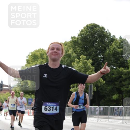 29.06.2025 - hella hamburg halbmarathon Jannik Wohlers http://msf.ph/oto/8140543 29.06.2025 10:05:54 Lombardsbrücke 1245, 1766, 4542, 4666, 4868, 5431, 6314, 7138, 9361, 9560, 10214, 10297, 10781, 13481, 13863, 14369, 15113, 15145, 15229, 15462, 15537, 15858, 17239, 17746, 18042, 18575, 18910, 18913, 18966 meine-sportfotos.de