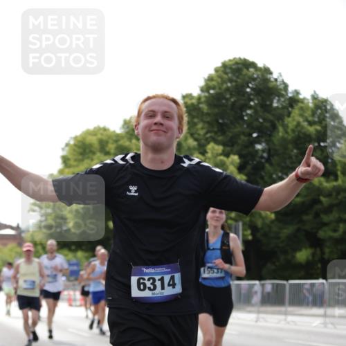 29.06.2025 - hella hamburg halbmarathon Jannik Wohlers http://msf.ph/oto/8140555 29.06.2025 10:05:54 Lombardsbrücke 1245, 1766, 4542, 4666, 4868, 5431, 6314, 7138, 9361, 9560, 10214, 10297, 10781, 13481, 13863, 14369, 15113, 15145, 15229, 15462, 15537, 15858, 17239, 17746, 18042, 18575, 18910, 18913, 18966 meine-sportfotos.de