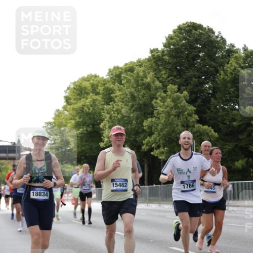 29.06.2025 - hella hamburg halbmarathon Jannik Wohlers http://msf.ph/oto/8140588 29.06.2025 10:05:58 Lombardsbrücke 1245, 1766, 4666, 4868, 5431, 6314, 7138, 9361, 9560, 10214, 10297, 10781, 13481, 13863, 15113, 15145, 15462, 15537, 15858, 17239, 18042, 18575, 18577, 18910, 18913, 18966 meine-sportfotos.de