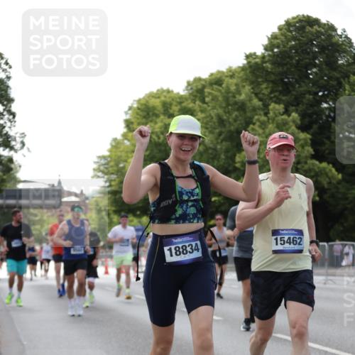 29.06.2025 - hella hamburg halbmarathon Jannik Wohlers http://msf.ph/oto/8140602 29.06.2025 10:05:58 Lombardsbrücke 1245, 1766, 4666, 4868, 5431, 6314, 7138, 9361, 9560, 10214, 10297, 10781, 13481, 13863, 15113, 15145, 15462, 15537, 15858, 17239, 18042, 18575, 18577, 18910, 18913, 18966 meine-sportfotos.de