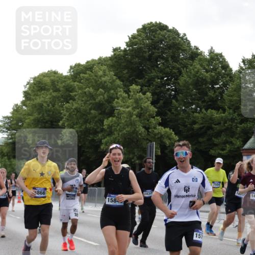 29.06.2025 - hella hamburg halbmarathon Jannik Wohlers http://msf.ph/oto/8140614 29.06.2025 10:43:15 Lombardsbrücke 1023, 1310, 1400, 2733, 3390, 3597, 4866, 5192, 5201, 5214, 5370, 6012, 6036, 6096, 6226, 6334, 6931, 6971, 6973, 7197, 7205, 7206, 7489, 7504, 7926, 8000, 8058, 8233, 8504, 9704, 9831, 10083, 10097, 10200, 10202, 10220, 10285, 10325, 10553, 10799, 12518, 12654, 13371, 13705, 13730, 13748, 14866, 14890, 15079, 15177, 15187, 15448, 15795, 15848, 16298, 16560, 16589, 16901, 16902, 17143, 17210, 17501, 18310, 18318, 18341, 18436 meine-sportfotos.de