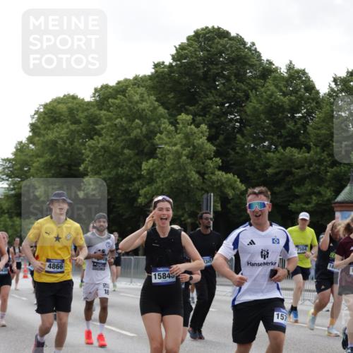 29.06.2025 - hella hamburg halbmarathon Jannik Wohlers http://msf.ph/oto/8140622 29.06.2025 10:43:15 Lombardsbrücke 1023, 1310, 1400, 2733, 3390, 3597, 4866, 5192, 5201, 5214, 5370, 6012, 6036, 6096, 6226, 6334, 6931, 6971, 6973, 7197, 7205, 7206, 7489, 7504, 7926, 8000, 8058, 8233, 8504, 9704, 9831, 10083, 10097, 10200, 10202, 10220, 10285, 10325, 10553, 10799, 12518, 12654, 13371, 13705, 13730, 13748, 14866, 14890, 15079, 15177, 15187, 15448, 15795, 15848, 16298, 16560, 16589, 16901, 16902, 17143, 17210, 17501, 18310, 18318, 18341, 18436 meine-sportfotos.de