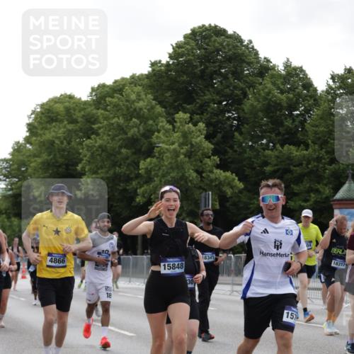 29.06.2025 - hella hamburg halbmarathon Jannik Wohlers http://msf.ph/oto/8140631 29.06.2025 10:43:15 Lombardsbrücke 1023, 1310, 1400, 2733, 3390, 3597, 4866, 5192, 5201, 5214, 5370, 6012, 6036, 6096, 6226, 6334, 6931, 6971, 6973, 7197, 7205, 7206, 7489, 7504, 7926, 8000, 8058, 8233, 8504, 9704, 9831, 10083, 10097, 10200, 10202, 10220, 10285, 10325, 10553, 10799, 12518, 12654, 13371, 13705, 13730, 13748, 14866, 14890, 15079, 15177, 15187, 15448, 15795, 15848, 16298, 16560, 16589, 16901, 16902, 17143, 17210, 17501, 18310, 18318, 18341, 18436 meine-sportfotos.de