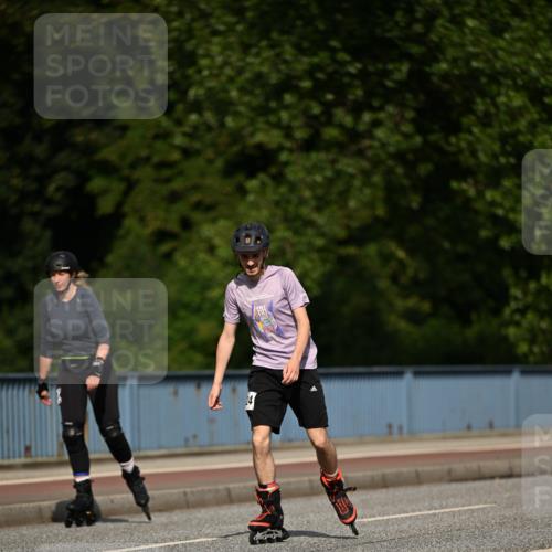 29.06.2025 - hella hamburg halbmarathon Dr. Thomas Lammeyer http://msf.ph/oto/8140632 29.06.2025 09:06:34 Kennedybrücke  meine-sportfotos.de
