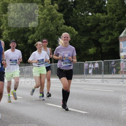 29.06.2025 - hella hamburg halbmarathon Jannik Wohlers http://msf.ph/oto/8140634 29.06.2025 10:06:01 Lombardsbrücke 1245, 1766, 4666, 4868, 5431, 6314, 9560, 10214, 10297, 10781, 13481, 13863, 15113, 15145, 15462, 15537, 15858, 18042, 18575, 18577, 18910, 18913 meine-sportfotos.de