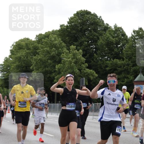 29.06.2025 - hella hamburg halbmarathon Jannik Wohlers http://msf.ph/oto/8140635 29.06.2025 10:43:15 Lombardsbrücke 1023, 1310, 1400, 2733, 3390, 3597, 4866, 5192, 5201, 5214, 5370, 6012, 6036, 6096, 6226, 6334, 6931, 6971, 6973, 7197, 7205, 7206, 7489, 7504, 7926, 8000, 8058, 8233, 8504, 9704, 9831, 10083, 10097, 10200, 10202, 10220, 10285, 10325, 10553, 10799, 12518, 12654, 13371, 13705, 13730, 13748, 14866, 14890, 15079, 15177, 15187, 15448, 15795, 15848, 16298, 16560, 16589, 16901, 16902, 17143, 17210, 17501, 18310, 18318, 18341, 18436 meine-sportfotos.de