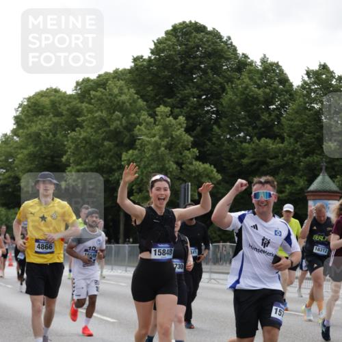 29.06.2025 - hella hamburg halbmarathon Jannik Wohlers http://msf.ph/oto/8140640 29.06.2025 10:43:15 Lombardsbrücke 1023, 1310, 1400, 2733, 3390, 3597, 4866, 5192, 5201, 5214, 5370, 6012, 6036, 6096, 6226, 6334, 6931, 6971, 6973, 7197, 7205, 7206, 7489, 7504, 7926, 8000, 8058, 8233, 8504, 9704, 9831, 10083, 10097, 10200, 10202, 10220, 10285, 10325, 10553, 10799, 12518, 12654, 13371, 13705, 13730, 13748, 14866, 14890, 15079, 15177, 15187, 15448, 15795, 15848, 16298, 16560, 16589, 16901, 16902, 17143, 17210, 17501, 18310, 18318, 18341, 18436 meine-sportfotos.de