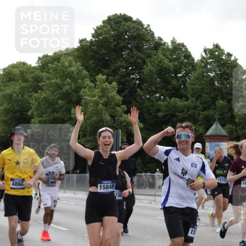 29.06.2025 - hella hamburg halbmarathon Jannik Wohlers http://msf.ph/oto/8140653 29.06.2025 10:43:15 Lombardsbrücke 1023, 1310, 1400, 2733, 3390, 3597, 4866, 5192, 5201, 5214, 5370, 6012, 6036, 6096, 6226, 6334, 6931, 6971, 6973, 7197, 7205, 7206, 7489, 7504, 7926, 8000, 8058, 8233, 8504, 9704, 9831, 10083, 10097, 10200, 10202, 10220, 10285, 10325, 10553, 10799, 12518, 12654, 13371, 13705, 13730, 13748, 14866, 14890, 15079, 15177, 15187, 15448, 15795, 15848, 16298, 16560, 16589, 16901, 16902, 17143, 17210, 17501, 18310, 18318, 18341, 18436 meine-sportfotos.de