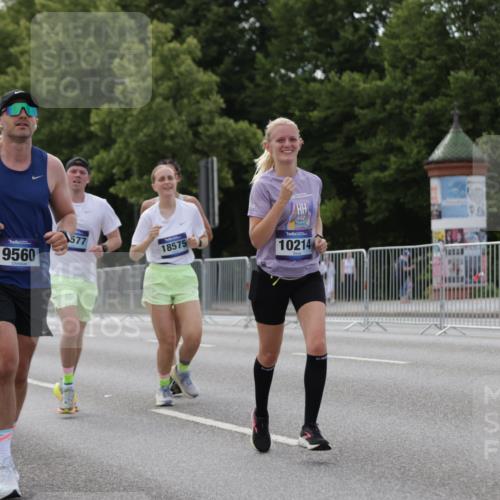 29.06.2025 - hella hamburg halbmarathon Jannik Wohlers http://msf.ph/oto/8140665 29.06.2025 10:06:02 Lombardsbrücke 1245, 1766, 4666, 4868, 5431, 6314, 6664, 9560, 10214, 10297, 10736, 13863, 15113, 15145, 15462, 15537, 15858, 17059, 18042, 18575, 18577, 18910, 18913 meine-sportfotos.de