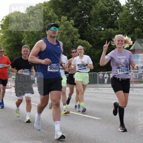 29.06.2025 - hella hamburg halbmarathon Jannik Wohlers http://msf.ph/oto/8140674 29.06.2025 10:06:02 Lombardsbrücke 1245, 1766, 4666, 4868, 5431, 6314, 6664, 9560, 10214, 10297, 10736, 13863, 15113, 15145, 15462, 15537, 15858, 17059, 18042, 18575, 18577, 18910, 18913 meine-sportfotos.de