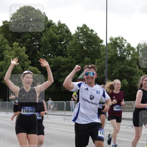 29.06.2025 - hella hamburg halbmarathon Jannik Wohlers http://msf.ph/oto/8140694 29.06.2025 10:43:16 Lombardsbrücke 1023, 1310, 1400, 2733, 3390, 3597, 4866, 5192, 5201, 5214, 5370, 6036, 6096, 6226, 6334, 6931, 6971, 6973, 7197, 7205, 7206, 7489, 7504, 8000, 8058, 8233, 8504, 9704, 9831, 10083, 10097, 10200, 10202, 10220, 10285, 10325, 10553, 10799, 12518, 12654, 13371, 13705, 13730, 13748, 14866, 15079, 15177, 15187, 15448, 15795, 15848, 16298, 16560, 16589, 16901, 16902, 17143, 17210, 17501, 18080, 18310, 18318, 18341, 18436 meine-sportfotos.de