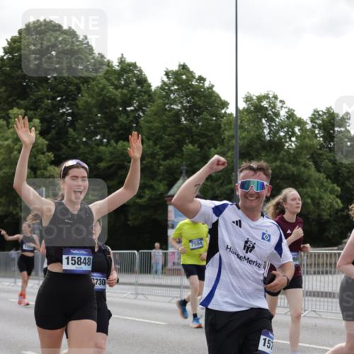 29.06.2025 - hella hamburg halbmarathon Jannik Wohlers http://msf.ph/oto/8140712 29.06.2025 10:43:16 Lombardsbrücke 1023, 1310, 1400, 2733, 3390, 3597, 4866, 5192, 5201, 5214, 5370, 6036, 6096, 6226, 6334, 6931, 6971, 6973, 7197, 7205, 7206, 7489, 7504, 8000, 8058, 8233, 8504, 9704, 9831, 10083, 10097, 10200, 10202, 10220, 10285, 10325, 10553, 10799, 12518, 12654, 13371, 13705, 13730, 13748, 14866, 15079, 15177, 15187, 15448, 15795, 15848, 16298, 16560, 16589, 16901, 16902, 17143, 17210, 17501, 18080, 18310, 18318, 18341, 18436 meine-sportfotos.de