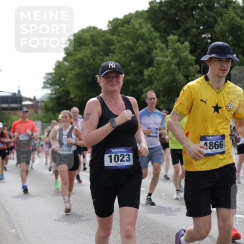 29.06.2025 - hella hamburg halbmarathon Jannik Wohlers http://msf.ph/oto/8140731 29.06.2025 10:43:17 Lombardsbrücke 1023, 1310, 1400, 2733, 3390, 3597, 4866, 5192, 5201, 5214, 5370, 5890, 6036, 6096, 6226, 6334, 6931, 6971, 6973, 7197, 7205, 7206, 7489, 7504, 8000, 8058, 8233, 8504, 9704, 9831, 10083, 10097, 10200, 10202, 10220, 10285, 10325, 10553, 10799, 12518, 12654, 13371, 13705, 13730, 13748, 13777, 14866, 15079, 15177, 15187, 15448, 15795, 15848, 16298, 16589, 16901, 16902, 17143, 17210, 17501, 18080, 18310, 18318, 18341, 18436 meine-sportfotos.de
