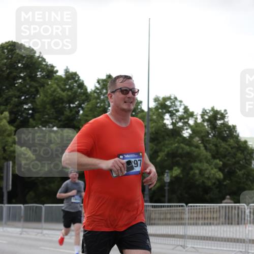 29.06.2025 - hella hamburg halbmarathon Jannik Wohlers http://msf.ph/oto/8140738 29.06.2025 10:06:06 Lombardsbrücke 1245, 1766, 4666, 5807, 5951, 6664, 9560, 10214, 10297, 10736, 10886, 12371, 13475, 13863, 14607, 15113, 15377, 15462, 15537, 15858, 16933, 17059, 18042, 18575, 18577, 18652, 18910, 18913 meine-sportfotos.de