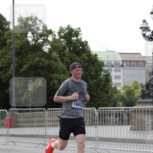 29.06.2025 - hella hamburg halbmarathon Jannik Wohlers http://msf.ph/oto/8140754 29.06.2025 10:06:07 Lombardsbrücke 1245, 1766, 4666, 5807, 5951, 6664, 9560, 10214, 10297, 10736, 10886, 12371, 13475, 13863, 14607, 15113, 15377, 15462, 15858, 16933, 17059, 18042, 18575, 18577, 18652, 18910, 18913 meine-sportfotos.de