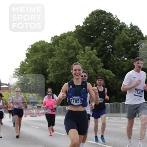 29.06.2025 - hella hamburg halbmarathon Jannik Wohlers http://msf.ph/oto/8140787 29.06.2025 10:06:11 Lombardsbrücke 4666, 5807, 5951, 6664, 8290, 9560, 10214, 10297, 10736, 10886, 12371, 13475, 14607, 15377, 15858, 16692, 16933, 17059, 18042, 18381, 18575, 18577, 18652, 18828, 18910, 18913 meine-sportfotos.de