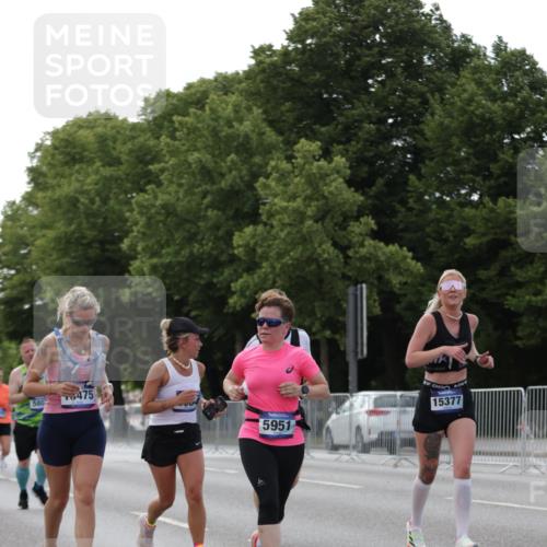29.06.2025 - hella hamburg halbmarathon Jannik Wohlers http://msf.ph/oto/8140820 29.06.2025 10:06:13 Lombardsbrücke 5807, 5951, 6664, 8290, 9560, 10214, 10297, 10736, 10886, 12371, 13475, 14607, 15377, 15858, 16692, 16933, 17059, 18381, 18575, 18577, 18652, 18828, 18910, 18913 meine-sportfotos.de