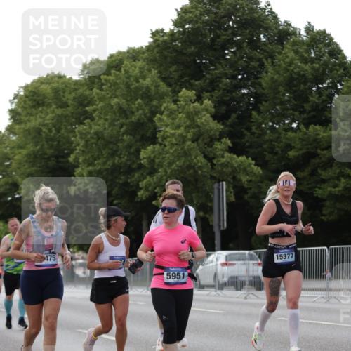 29.06.2025 - hella hamburg halbmarathon Jannik Wohlers http://msf.ph/oto/8140821 29.06.2025 10:06:13 Lombardsbrücke 5807, 5951, 6664, 8290, 9560, 10214, 10297, 10736, 10886, 12371, 13475, 14607, 15377, 15858, 16692, 16933, 17059, 18381, 18575, 18577, 18652, 18828, 18910, 18913 meine-sportfotos.de