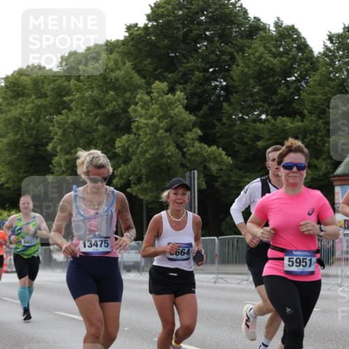 29.06.2025 - hella hamburg halbmarathon Jannik Wohlers http://msf.ph/oto/8140843 29.06.2025 10:06:14 Lombardsbrücke 5807, 5951, 6664, 8290, 10214, 10297, 10736, 10886, 12371, 13475, 14607, 15377, 15858, 16692, 16933, 17059, 18381, 18575, 18577, 18652, 18828, 18910, 18913 meine-sportfotos.de