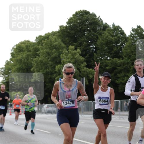 29.06.2025 - hella hamburg halbmarathon Jannik Wohlers http://msf.ph/oto/8140855 29.06.2025 10:06:15 Lombardsbrücke 5807, 5951, 6664, 8290, 10214, 10297, 10736, 10886, 12371, 13475, 14607, 15377, 15858, 16692, 16933, 17059, 18381, 18575, 18577, 18652, 18828 meine-sportfotos.de