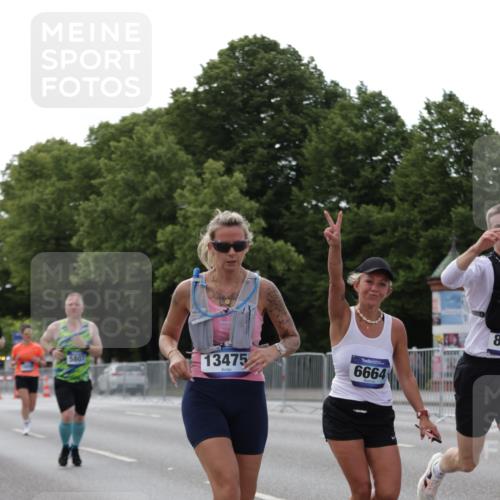 29.06.2025 - hella hamburg halbmarathon Jannik Wohlers http://msf.ph/oto/8140864 29.06.2025 10:06:15 Lombardsbrücke 5807, 5951, 6664, 8290, 10214, 10297, 10736, 10886, 12371, 13475, 14607, 15377, 15858, 16692, 16933, 17059, 18381, 18575, 18577, 18652, 18828 meine-sportfotos.de