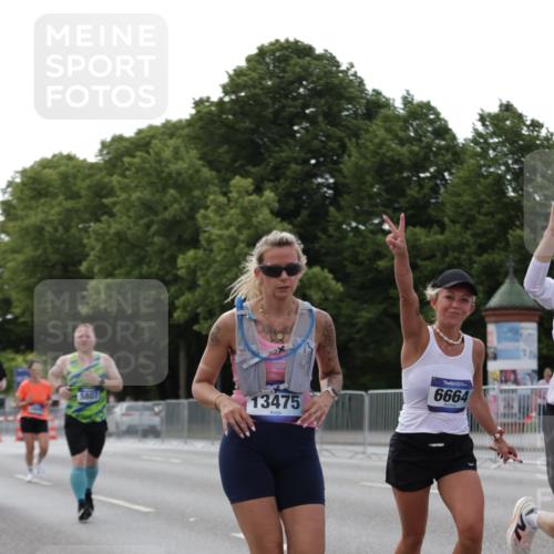 29.06.2025 - hella hamburg halbmarathon Jannik Wohlers http://msf.ph/oto/8140865 29.06.2025 10:06:15 Lombardsbrücke 5807, 5951, 6664, 8290, 10214, 10297, 10736, 10886, 12371, 13475, 14607, 15377, 15858, 16692, 16933, 17059, 18381, 18575, 18577, 18652, 18828 meine-sportfotos.de