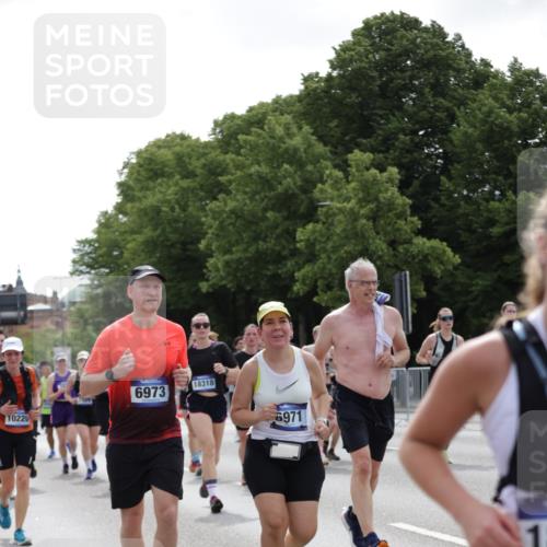 29.06.2025 - hella hamburg halbmarathon Jannik Wohlers http://msf.ph/oto/8140873 29.06.2025 10:43:21 Lombardsbrücke 1023, 1026, 1310, 1400, 2073, 2733, 3288, 3390, 3597, 4866, 5192, 5201, 5214, 5293, 5890, 6036, 6226, 6334, 6971, 6973, 7197, 7205, 7206, 7489, 7504, 8000, 8058, 8504, 9704, 9831, 10097, 10220, 10285, 10325, 10553, 10799, 12518, 12520, 12792, 13371, 13705, 13730, 13777, 14866, 15079, 15177, 15285, 15294, 15448, 15795, 15848, 16298, 16589, 16901, 16902, 17501, 18080, 18310, 18318, 18341, 18436 meine-sportfotos.de