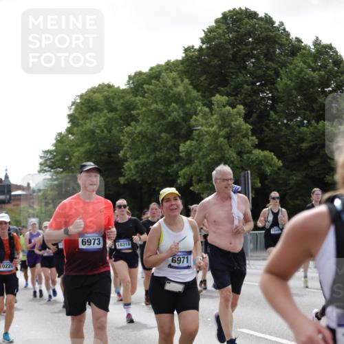 29.06.2025 - hella hamburg halbmarathon Jannik Wohlers http://msf.ph/oto/8140882 29.06.2025 10:43:21 Lombardsbrücke 1023, 1026, 1310, 1400, 2073, 2733, 3288, 3390, 3597, 4866, 5192, 5201, 5214, 5293, 5890, 6036, 6226, 6334, 6971, 6973, 7197, 7205, 7206, 7489, 7504, 8000, 8058, 8504, 9704, 9831, 10097, 10220, 10285, 10325, 10553, 10799, 12518, 12520, 12792, 13371, 13705, 13730, 13777, 14866, 15079, 15177, 15285, 15294, 15448, 15795, 15848, 16298, 16589, 16901, 16902, 17501, 18080, 18310, 18318, 18341, 18436 meine-sportfotos.de