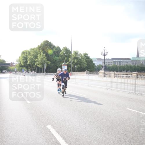 29.06.2025 - hella hamburg halbmarathon Jannik Wohlers http://msf.ph/oto/8140943 29.06.2025 09:06:17 Lombardsbrücke  meine-sportfotos.de
