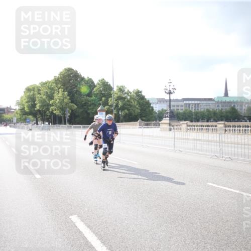 29.06.2025 - hella hamburg halbmarathon Jannik Wohlers http://msf.ph/oto/8140960 29.06.2025 09:06:17 Lombardsbrücke  meine-sportfotos.de