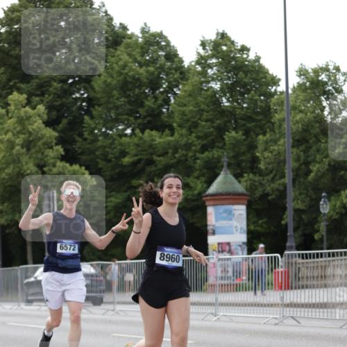 29.06.2025 - hella hamburg halbmarathon Jannik Wohlers http://msf.ph/oto/8141003 29.06.2025 10:06:26 Lombardsbrücke 1993, 5807, 5845, 5951, 6572, 8290, 8960, 10283, 12418, 15377, 16554, 16692, 16933, 17174, 18343, 18381, 18828 meine-sportfotos.de