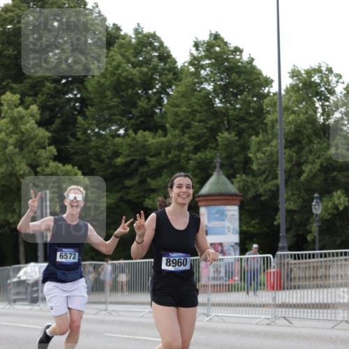 29.06.2025 - hella hamburg halbmarathon Jannik Wohlers http://msf.ph/oto/8141012 29.06.2025 10:06:26 Lombardsbrücke 1993, 5807, 5845, 5951, 6572, 8290, 8960, 10283, 12418, 15377, 16554, 16692, 16933, 17174, 18343, 18381, 18828 meine-sportfotos.de