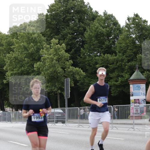 29.06.2025 - hella hamburg halbmarathon Jannik Wohlers http://msf.ph/oto/8141018 29.06.2025 10:06:26 Lombardsbrücke 1993, 5807, 5845, 5951, 6572, 8290, 8960, 10283, 12418, 15377, 16554, 16692, 16933, 17174, 18343, 18381, 18828 meine-sportfotos.de