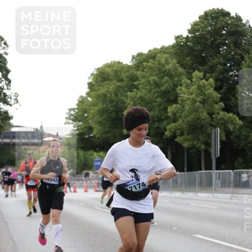 29.06.2025 - hella hamburg halbmarathon Jannik Wohlers http://msf.ph/oto/8141067 29.06.2025 10:06:28 Lombardsbrücke 1993, 5845, 6572, 8290, 8744, 8960, 10283, 12418, 16554, 16692, 17174, 18343, 18381, 18828 meine-sportfotos.de
