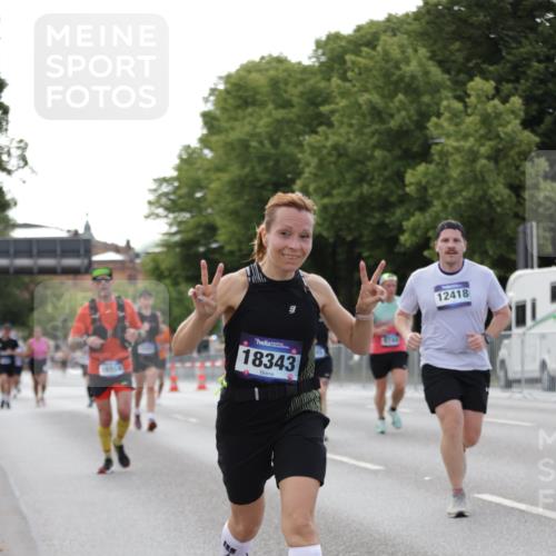 29.06.2025 - hella hamburg halbmarathon Jannik Wohlers http://msf.ph/oto/8141105 29.06.2025 10:06:29 Lombardsbrücke 1993, 5845, 6572, 8290, 8744, 8960, 10283, 12418, 16554, 16692, 17174, 18343, 18381, 18828 meine-sportfotos.de