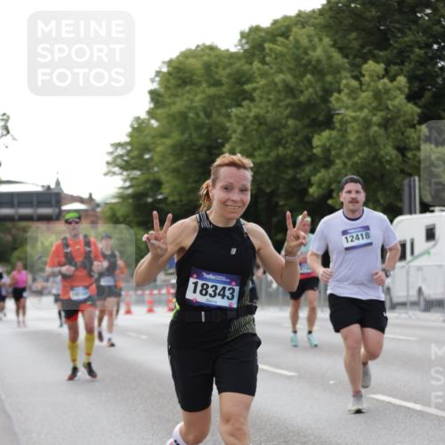 29.06.2025 - hella hamburg halbmarathon Jannik Wohlers http://msf.ph/oto/8141110 29.06.2025 10:06:29 Lombardsbrücke 1993, 5845, 6572, 8290, 8744, 8960, 10283, 12418, 16554, 16692, 17174, 18343, 18381, 18828 meine-sportfotos.de