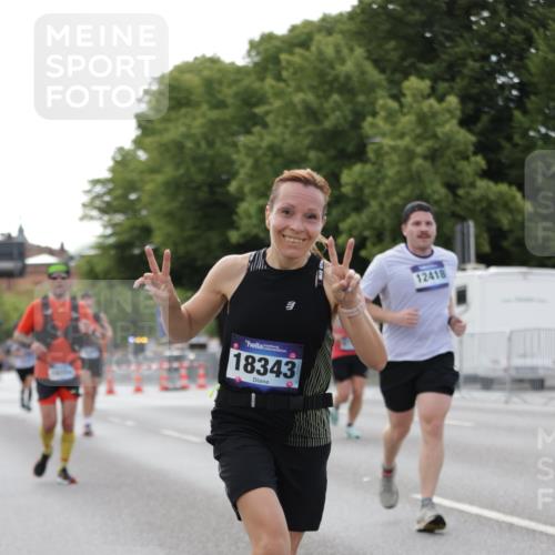 29.06.2025 - hella hamburg halbmarathon Jannik Wohlers http://msf.ph/oto/8141130 29.06.2025 10:06:30 Lombardsbrücke 1993, 5845, 6572, 8744, 8960, 10283, 12418, 16554, 16692, 17174, 18343, 18381 meine-sportfotos.de