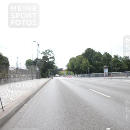 29.06.2025 - hella hamburg halbmarathon Jannik Wohlers http://msf.ph/oto/8141138 29.06.2025 09:32:43 Lombardsbrücke  meine-sportfotos.de