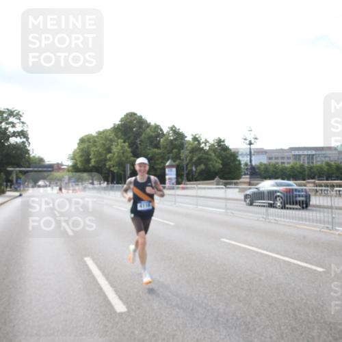 29.06.2025 - hella hamburg halbmarathon Jannik Wohlers http://msf.ph/oto/8141144 29.06.2025 09:37:54 Lombardsbrücke 4116 meine-sportfotos.de