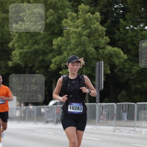 29.06.2025 - hella hamburg halbmarathon Jannik Wohlers http://msf.ph/oto/8141281 29.06.2025 10:06:35 Lombardsbrücke 1993, 5845, 6572, 7503, 8744, 8960, 10283, 12418, 12550, 16554, 17174, 17895, 18316, 18343 meine-sportfotos.de