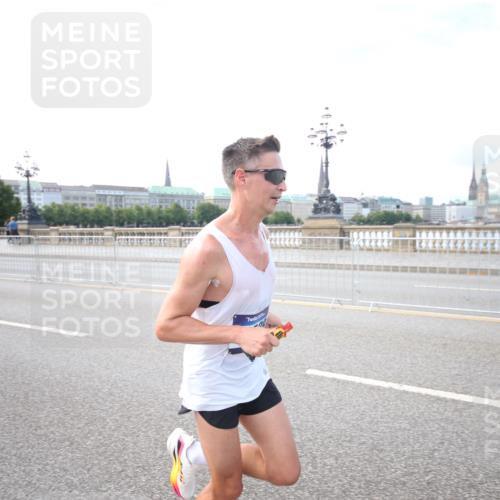 29.06.2025 - hella hamburg halbmarathon Jannik Wohlers http://msf.ph/oto/8141283 29.06.2025 09:38:41 Lombardsbrücke 16529 meine-sportfotos.de