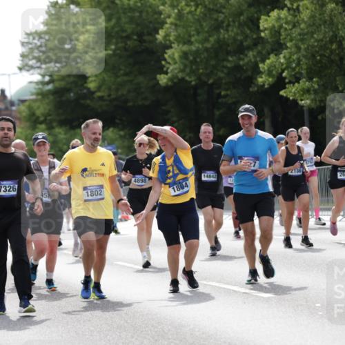 29.06.2025 - hella hamburg halbmarathon Jannik Wohlers http://msf.ph/oto/8141284 29.06.2025 10:43:39 Lombardsbrücke 1026, 1095, 1306, 1459, 1802, 1804, 2073, 2186, 2692, 3065, 3288, 3596, 4627, 4636, 4898, 5001, 5127, 5293, 5730, 5731, 5902, 5905, 6895, 7326, 7610, 7818, 8591, 8763, 8870, 8957, 9073, 9879, 12445, 12520, 12792, 13809, 13973, 14031, 14474, 14544, 14842, 14874, 15285, 15294, 15675, 15719, 16244, 16308, 16862, 17293, 17582 meine-sportfotos.de